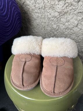Cozy Nuknuuk Shearling-Lined Slipper - Chestnut